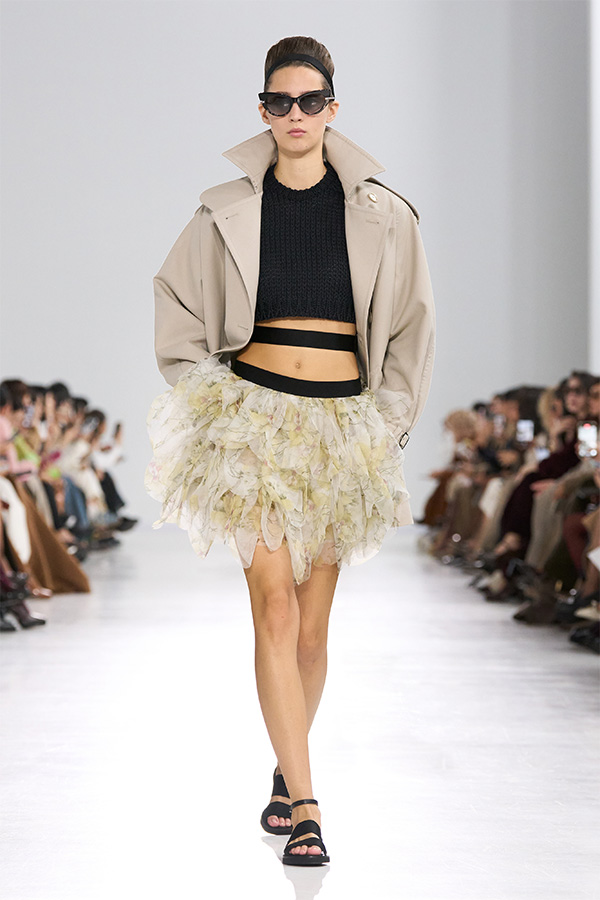 Max Mara Spring/Summer 2026 Fashion Show - Look with Beige Cropped Trench Coat and Skirt.